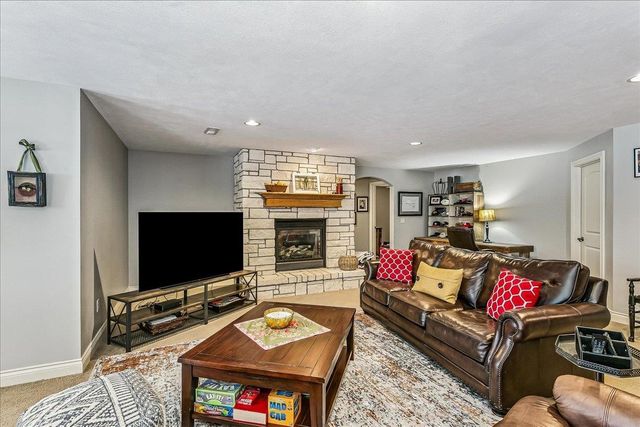 13209 E Bridlewood Ct, Wichita, KS 67230