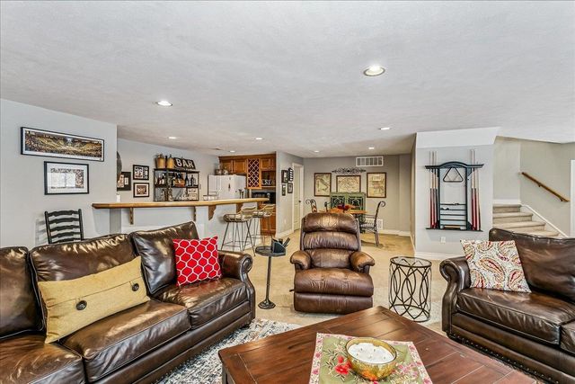 13209 E Bridlewood Ct, Wichita, KS 67230