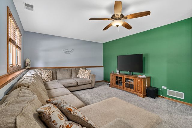 717 Naoma Drive, Crete, IL 60417