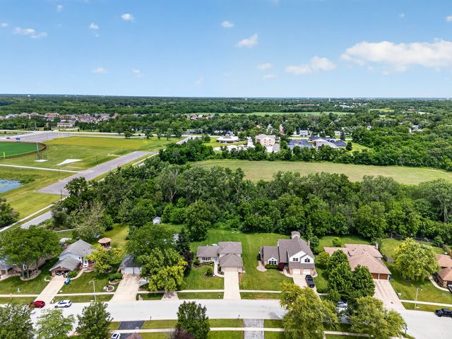 717 Naoma Drive, Crete, IL 60417