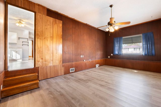 6914 Robinson Drive, Chattanooga, TN 37421