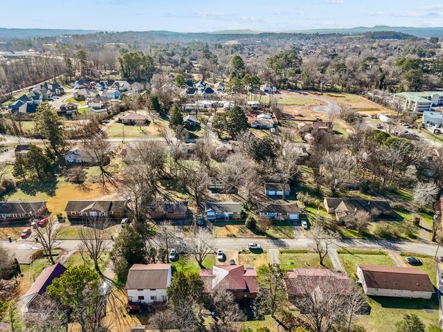 6914 Robinson Drive, Chattanooga, TN 37421