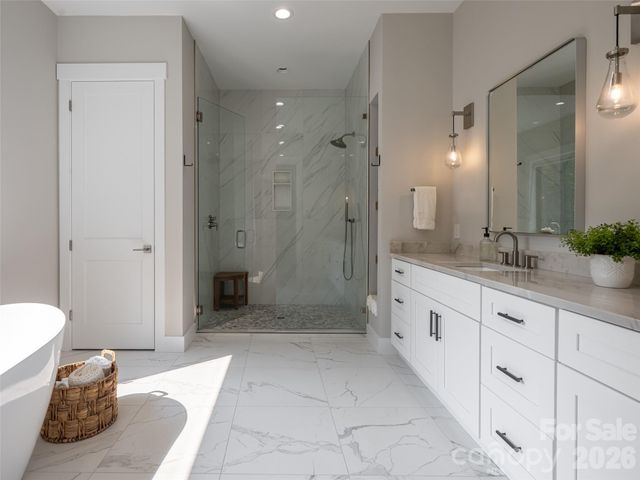 422 Ascension Valley, Horse Shoe, NC 28742