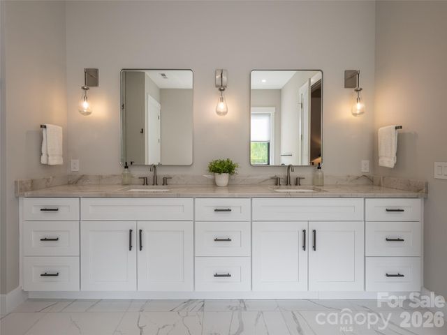 422 Ascension Valley, Horse Shoe, NC 28742