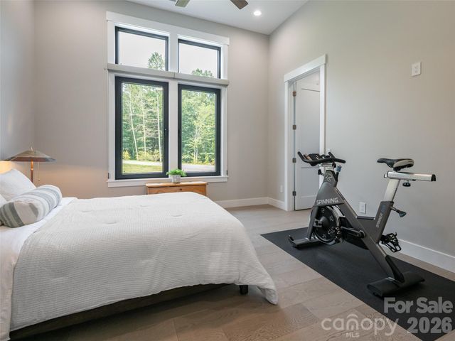 422 Ascension Valley, Horse Shoe, NC 28742