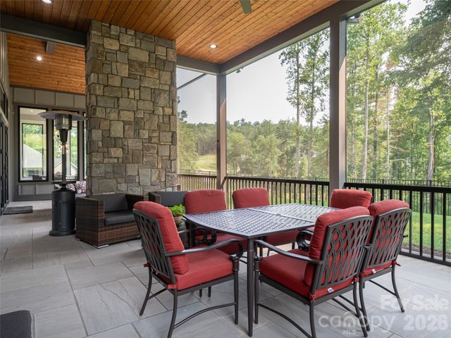 422 Ascension Valley, Horse Shoe, NC 28742