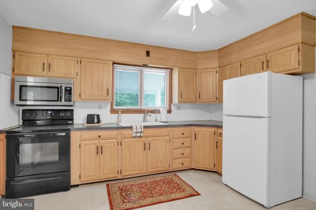 1003 ROCKLEDGE DRIVE, Carlisle, PA 17015