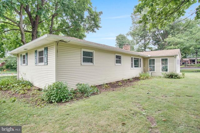 1003 ROCKLEDGE DRIVE, Carlisle, PA 17015