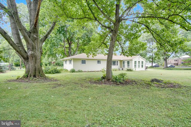 1003 ROCKLEDGE DRIVE, Carlisle, PA 17015