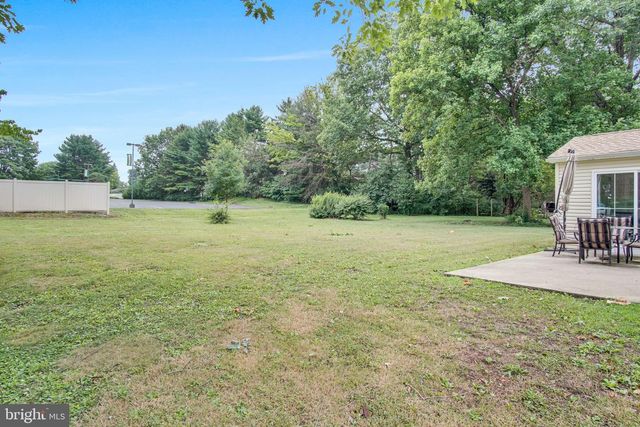 1003 ROCKLEDGE DRIVE, Carlisle, PA 17015