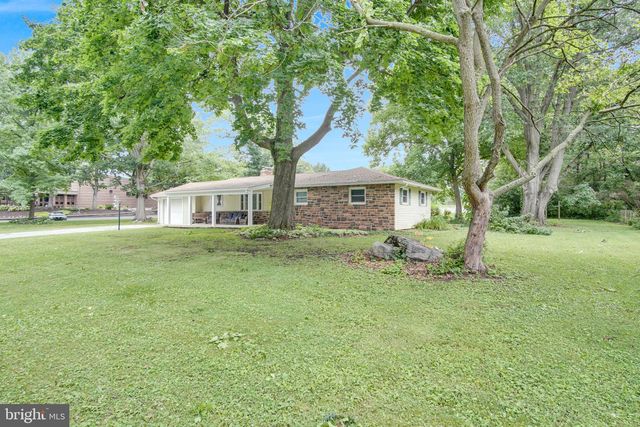 1003 ROCKLEDGE DRIVE, Carlisle, PA 17015
