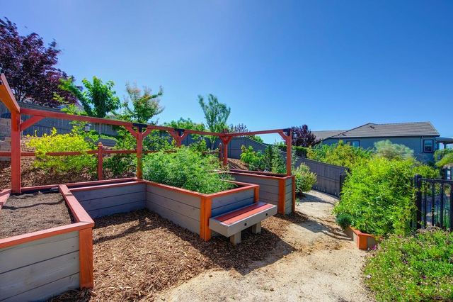 7260 Breaker Point Way, El Dorado Hills, CA 95762