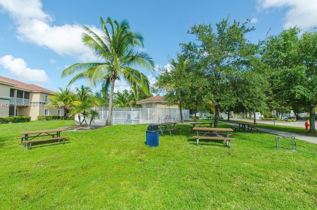1169 Golden Lakes Blvd 1123, West Palm Beach, FL 33411