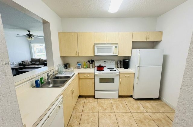 1169 Golden Lakes Blvd 1123, West Palm Beach, FL 33411