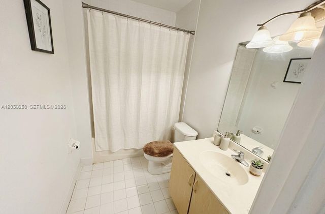 1169 Golden Lakes Blvd 1123, West Palm Beach, FL 33411