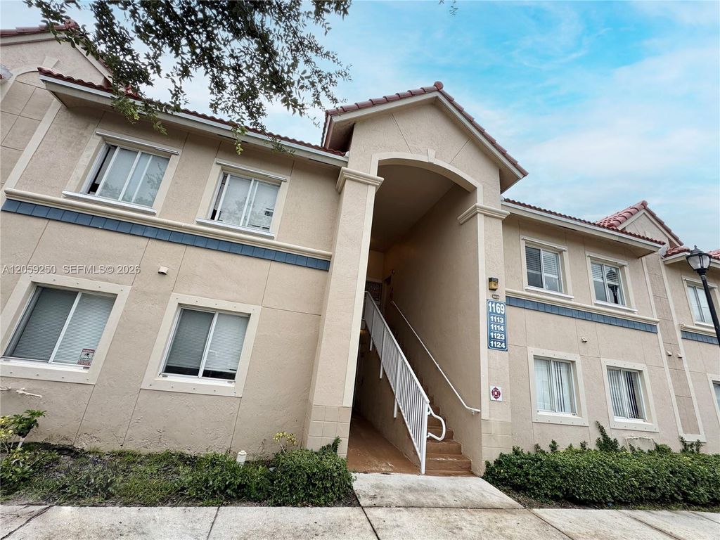 1169 Golden Lakes Blvd 1123, West Palm Beach, FL 33411