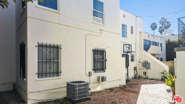 205 S Reeves Drive, Beverly Hills, CA 90212