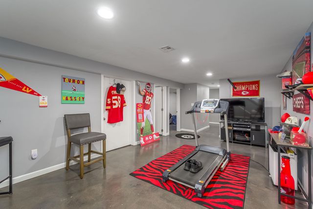 6430 N Longmont St, Park City, KS 67219