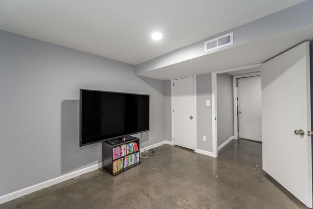 6430 N Longmont St, Park City, KS 67219