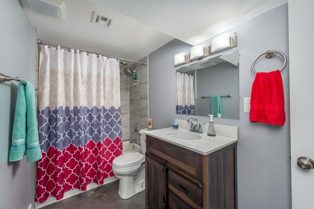 6430 N Longmont St, Park City, KS 67219