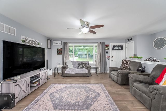 6430 N Longmont St, Park City, KS 67219
