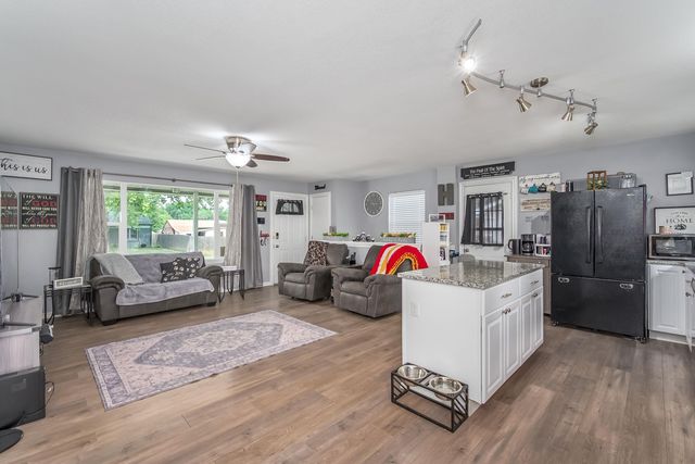 6430 N Longmont St, Park City, KS 67219