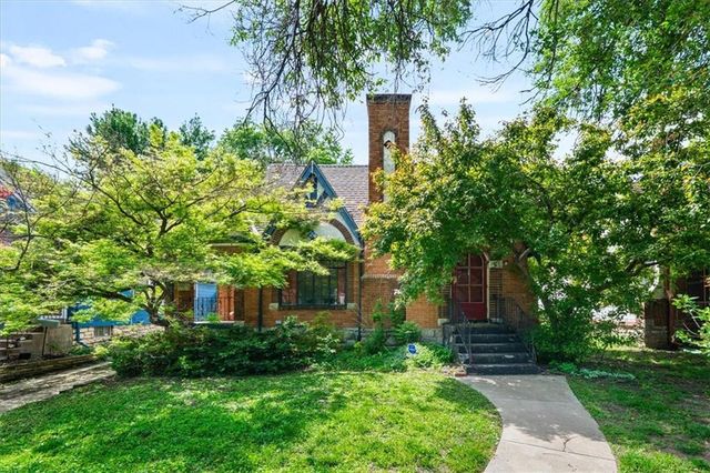 7404 Walnut Street, Kansas City, MO 64114
