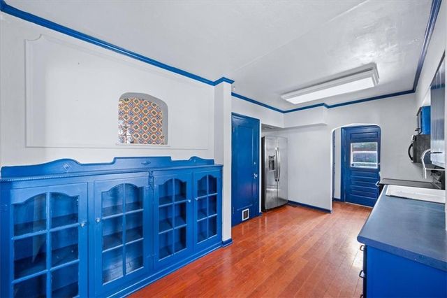 7404 Walnut Street, Kansas City, MO 64114