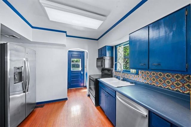 7404 Walnut Street, Kansas City, MO 64114