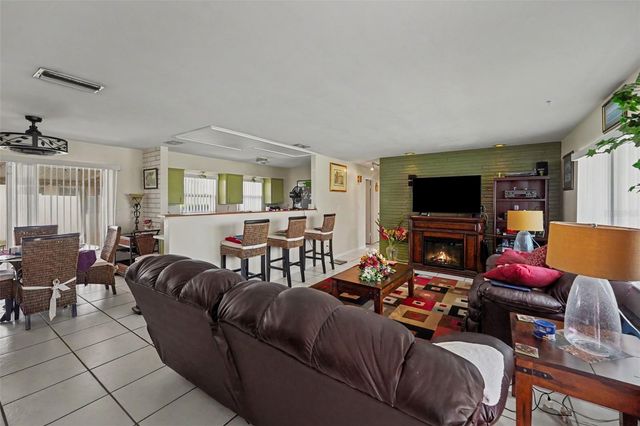 12149 PARK BOULEVARD 7, Seminole, FL 33772