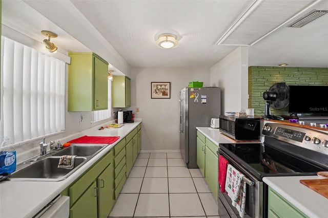 12149 PARK BOULEVARD 7, Seminole, FL 33772