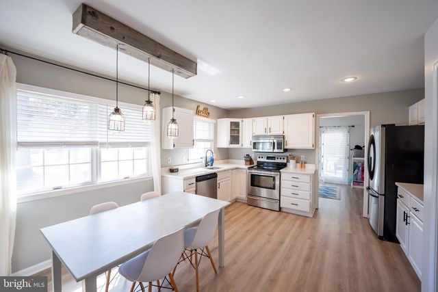 1817 W CLEAR LAKE DR, Salisbury, MD 21804