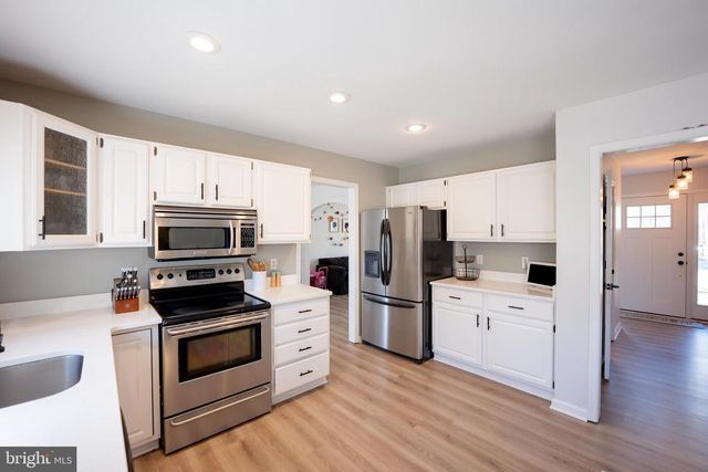 1817 W CLEAR LAKE DR, Salisbury, MD 21804