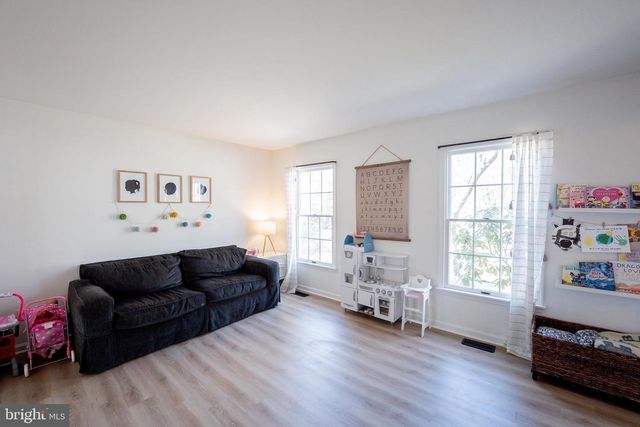 1817 W CLEAR LAKE DR, Salisbury, MD 21804