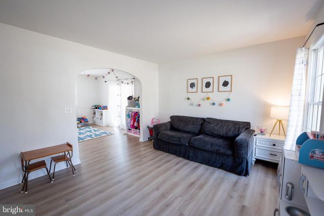 1817 W CLEAR LAKE DR, Salisbury, MD 21804