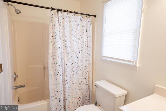 1817 W CLEAR LAKE DR, Salisbury, MD 21804