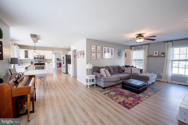 1817 W CLEAR LAKE DR, Salisbury, MD 21804