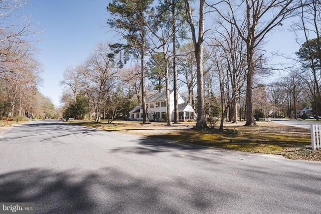 1817 W CLEAR LAKE DR, Salisbury, MD 21804