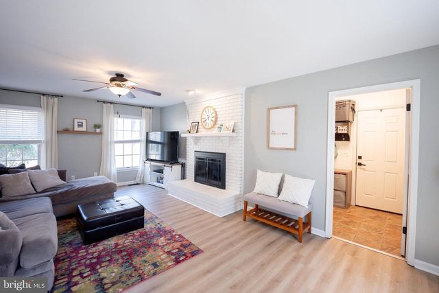 1817 W CLEAR LAKE DR, Salisbury, MD 21804