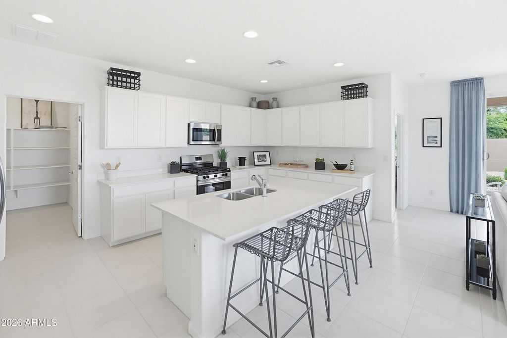 24939 N 173RD Drive, Surprise, AZ 85374 — photo 2
