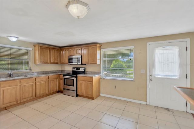 37317 LEMON AVENUE, Zephyrhills, FL 33541