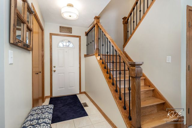 11 Warner Circle, Lemont, IL 60439