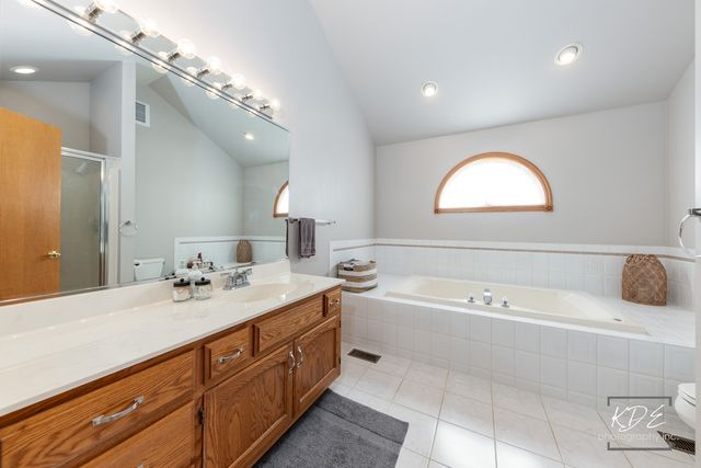 11 Warner Circle, Lemont, IL 60439