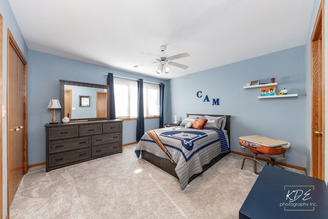 11 Warner Circle, Lemont, IL 60439