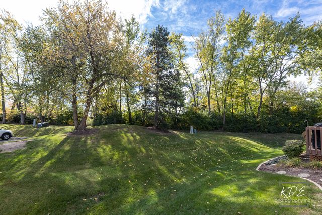 11 Warner Circle, Lemont, IL 60439