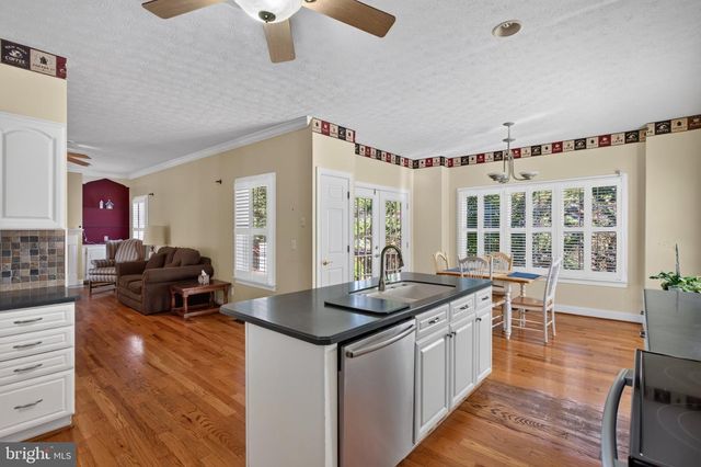 132 DARBY DR, Winchester, VA 22602