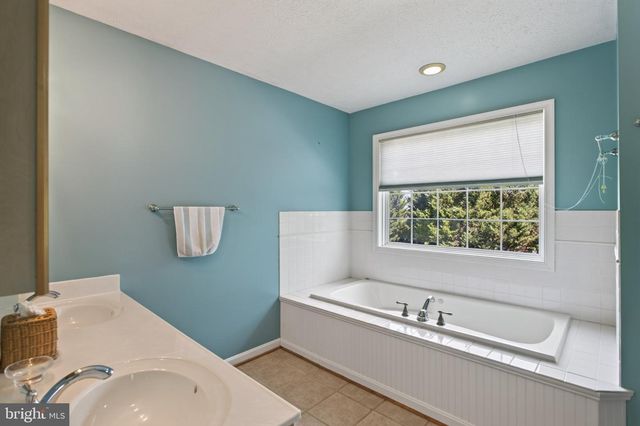 132 DARBY DR, Winchester, VA 22602