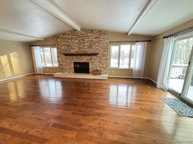 2695 Homewood Drive, Troy, MI 48098