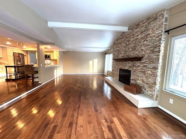 2695 Homewood Drive, Troy, MI 48098