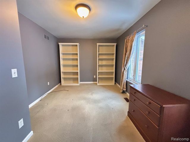 2695 Homewood Drive, Troy, MI 48098